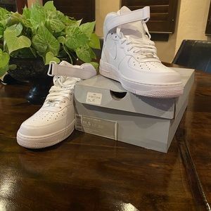 White High Top Men’s Size 11.5 Nike Air Force